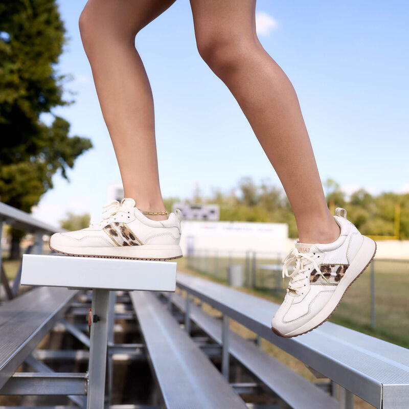 Ariat ranch runner trainer for ladies